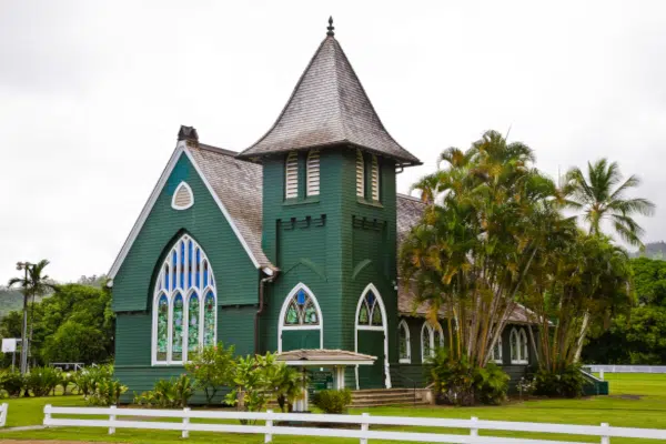 Hawaii-Tourism-Authority-HTA_-Tor-Johnson-skaliert-kirche