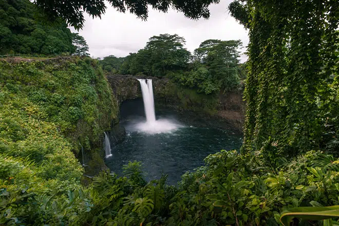 hawaii-reisefuehrer-akaka-falls