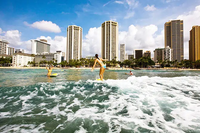 waikiki-beach-surfer